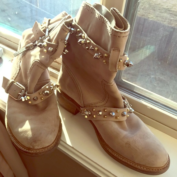 Sam Edelman booties with gold and silver accents - Picture 1 of 8